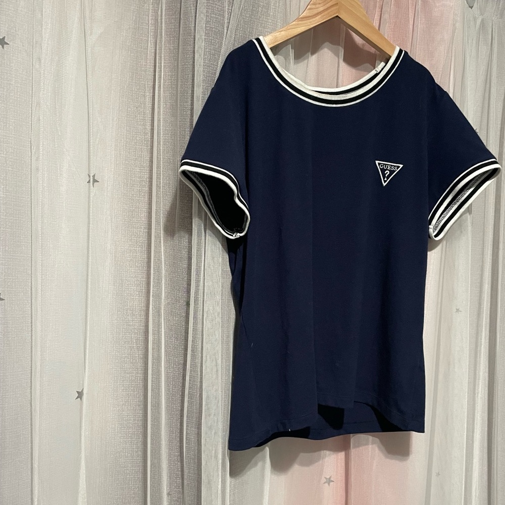 Guess t-shirt 🍁